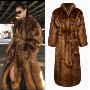 KHY ✨🍾 🥂✨ KYLIE JENNER FAUX FUR COAT CEDAR ‼️ PRICE IS FIRM ‼️